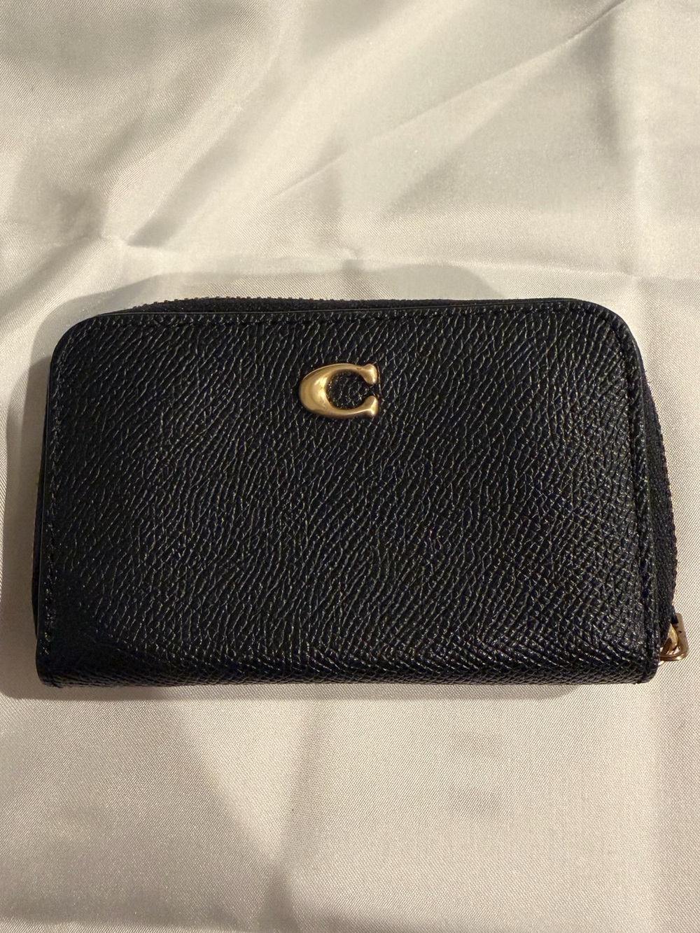Coach Essential Small Zip Around Card Case - Black